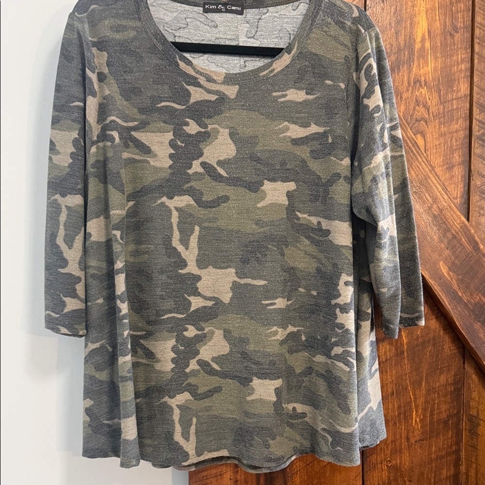 Kim & Cami Women's Long Sleeve Camouflage Top